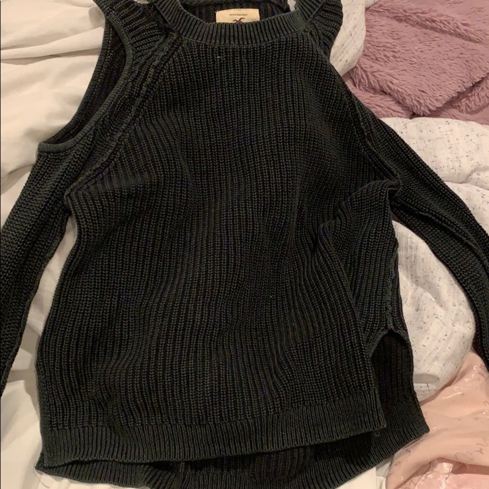 Black Hollister sweater